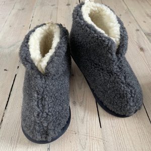 Eco Women’s / Men’s Merino Pure Sheep’s Wool Slippers/ Sheepskin Slippers – Non Slip Sole ,Birthday Gift